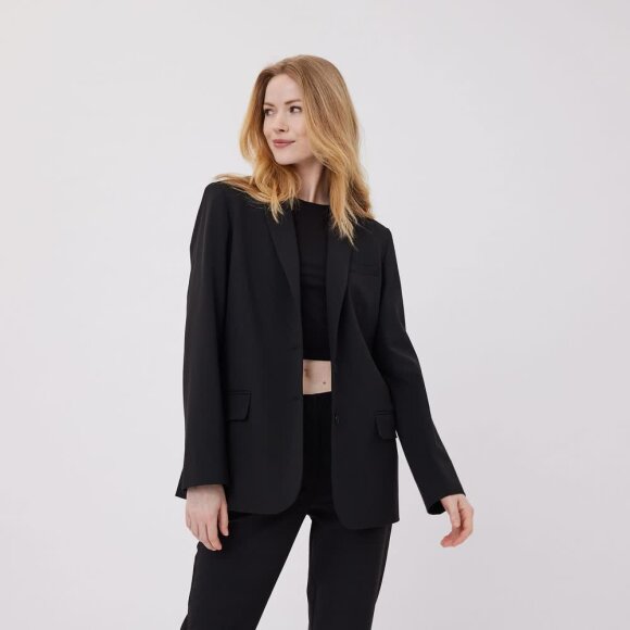 five units Hannah 285 Blazer black